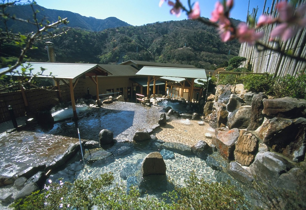 箱根湯本で温泉巡り！おすすめの日帰り温泉6選｜小田急トラベル