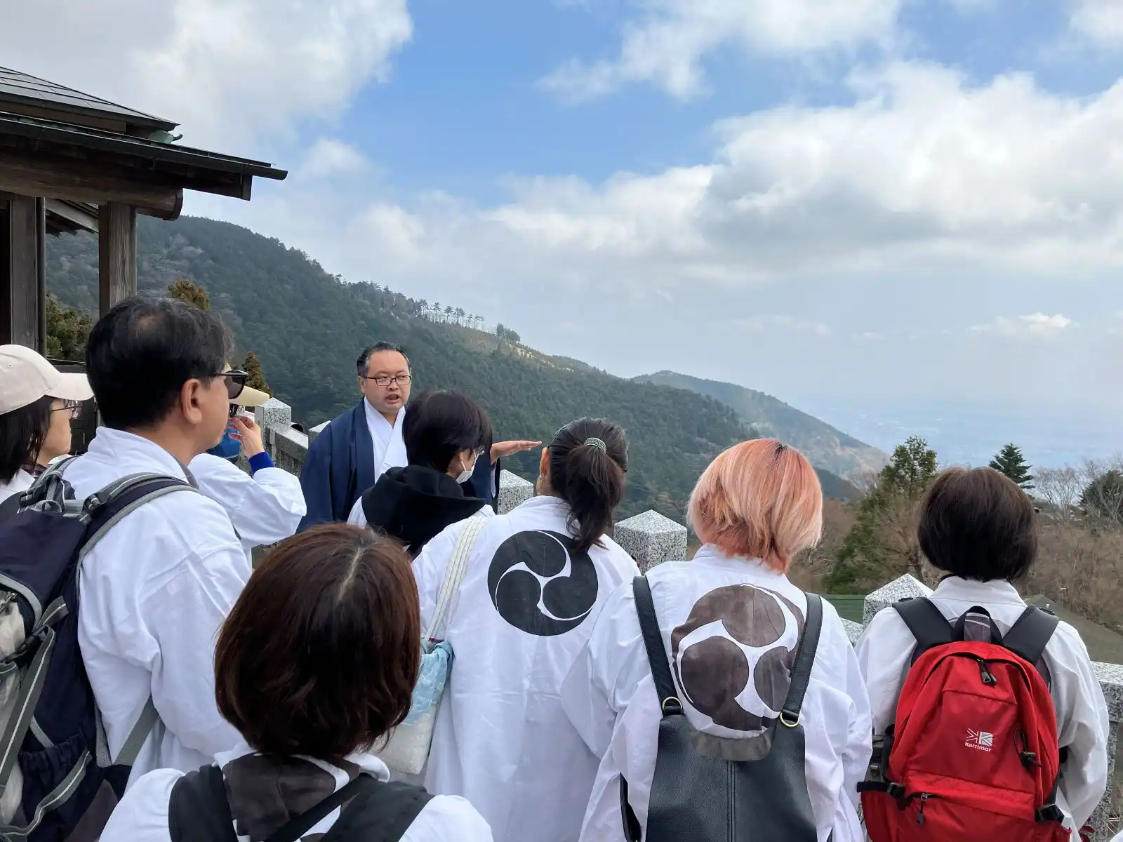 神主による大山詣りの歴史解説のイメージ